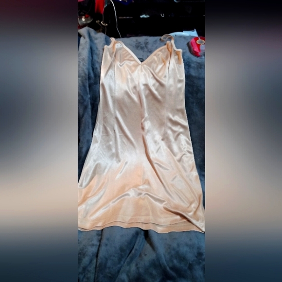 Vintage tan slip - Picture 1 of 2